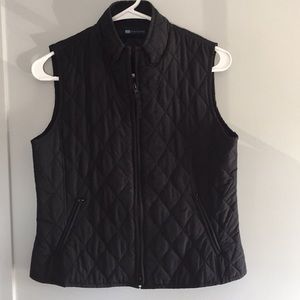 Black relativity vest petite medium